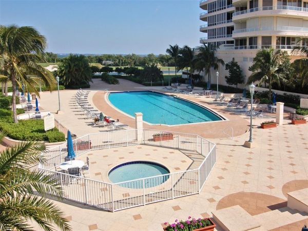 Beaufitul Two Bedroom Condo in Longboat Key