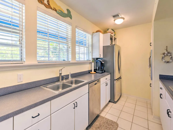 Key Largo 3 Bedroom Pool Rental with Guest House