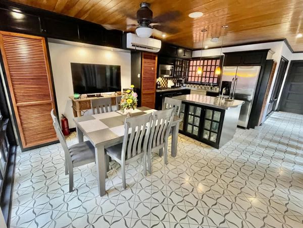 Luxurious Beachfront Vacation Rental in Tamarindo 3 Bedroom