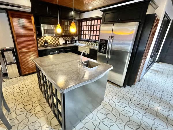 Luxurious Beachfront Vacation Rental in Tamarindo 3 Bedroom