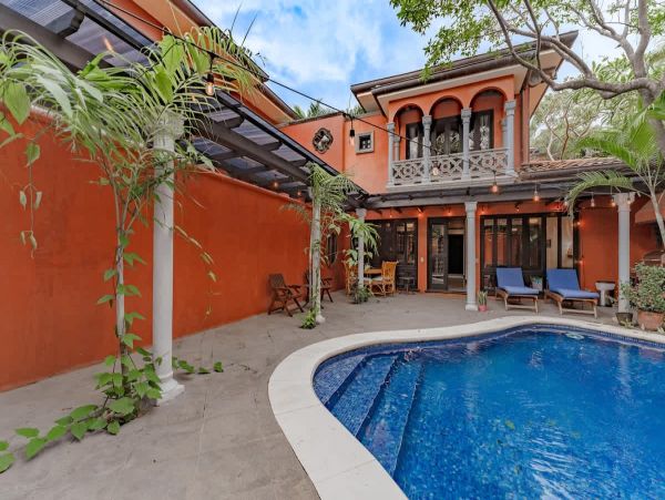 Luxurious Beachfront Vacation Rental in Tamarindo 3 Bedroom