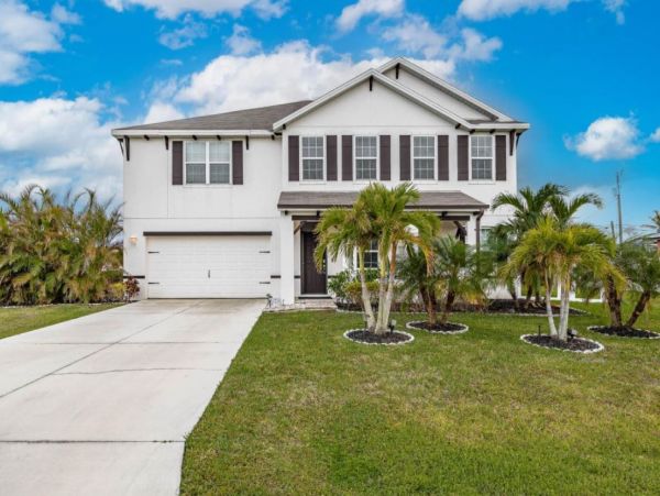 Luxury Five Bedroom Vacation Pool Home Sleeps 12