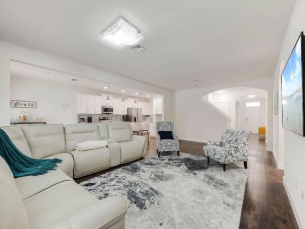 Luxury Five Bedroom Vacation Pool Home Sleeps 12