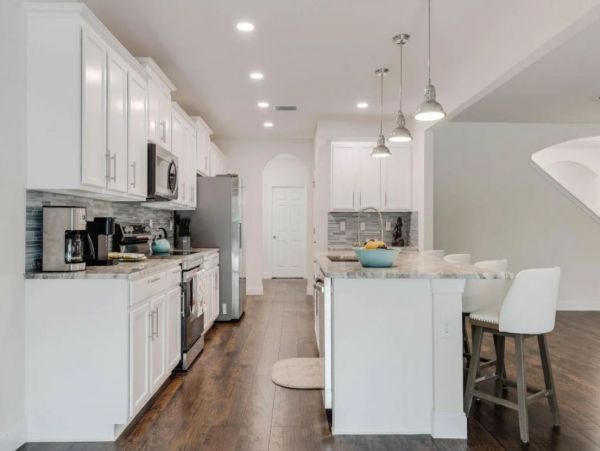 Luxury Five Bedroom Vacation Pool Home Sleeps 12