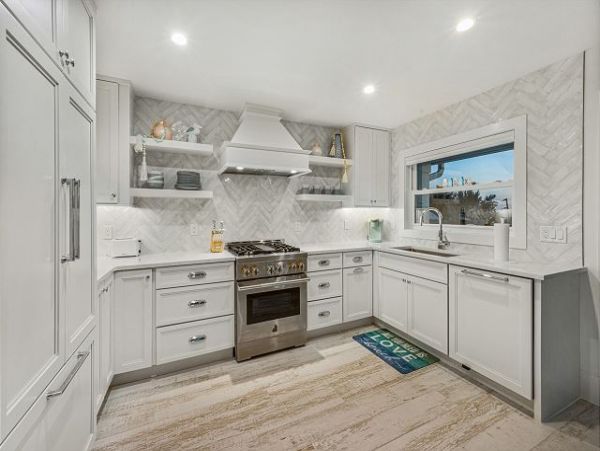 Anna Maria Four Bedroom Vacation Home walk to the Beach
