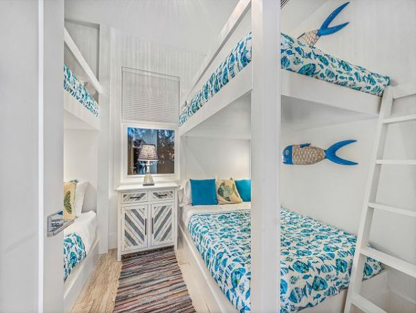 Anna Maria Four Bedroom Vacation Home walk to the Beach