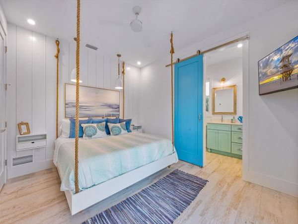 Anna Maria Four Bedroom Vacation Home walk to the Beach