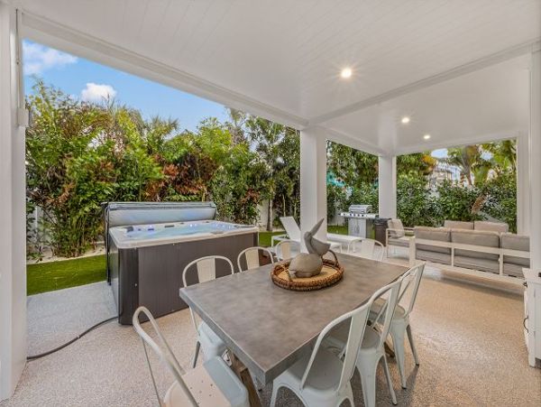 Anna Maria Four Bedroom Vacation Home walk to the Beach