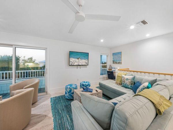 Anna Maria Four Bedroom Vacation Home walk to the Beach