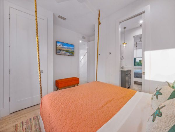 Anna Maria Four Bedroom Vacation Home walk to the Beach