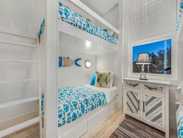 Anna Maria Four Bedroom Vacation Home walk to the Beach