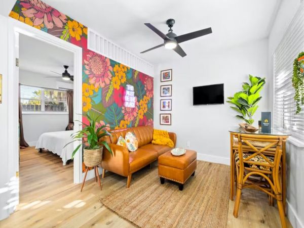 Charming Vacation Condo a Short Walk to Beach in Indian Rocks