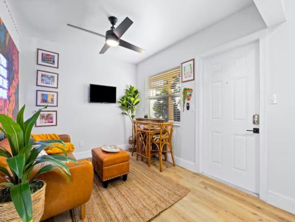 Charming Vacation Condo a Short Walk to Beach in Indian Rocks