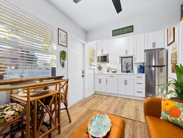 Charming Vacation Condo a Short Walk to Beach in Indian Rocks