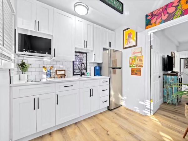 Charming Vacation Condo a Short Walk to Beach in Indian Rocks