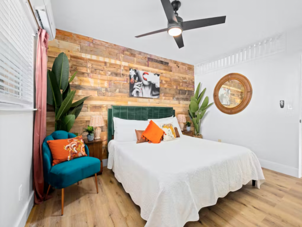 Charming Vacation Condo a Short Walk to Beach in Indian Rocks