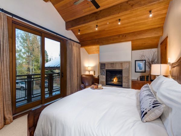Luxury Vacation Home Teton Village with Great Views & Spa