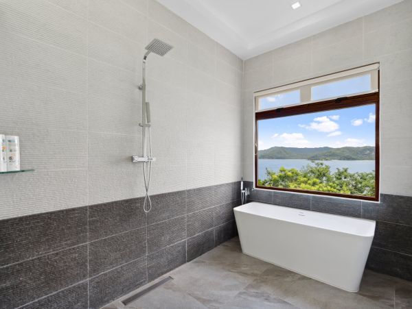 Vacation Villa in Playa Flamingo with Great Views & Close to Beach