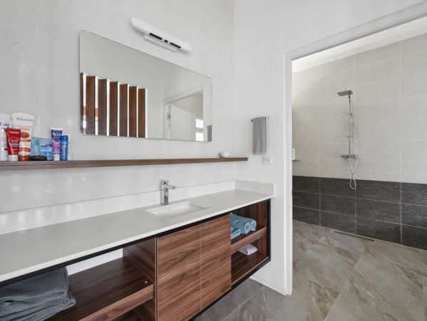 Vacation Villa in Playa Flamingo with Great Views & Close to Beach