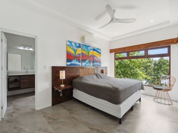 Vacation Villa in Playa Flamingo with Great Views & Close to Beach