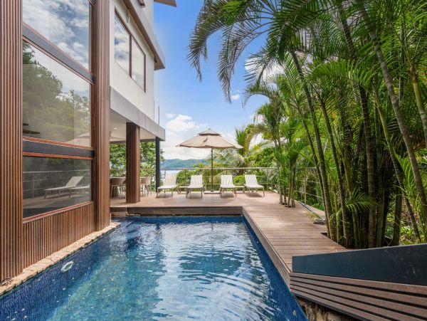 Vacation Villa in Playa Flamingo with Great Views & Close to Beach