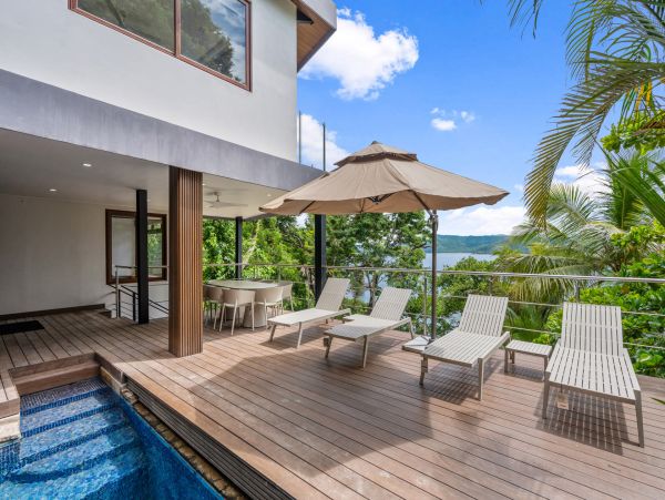 Vacation Villa in Playa Flamingo with Great Views & Close to Beach