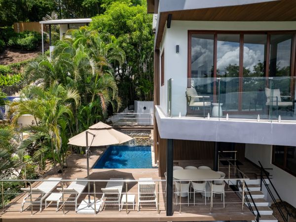 Vacation Villa in Playa Flamingo with Great Views & Close to Beach