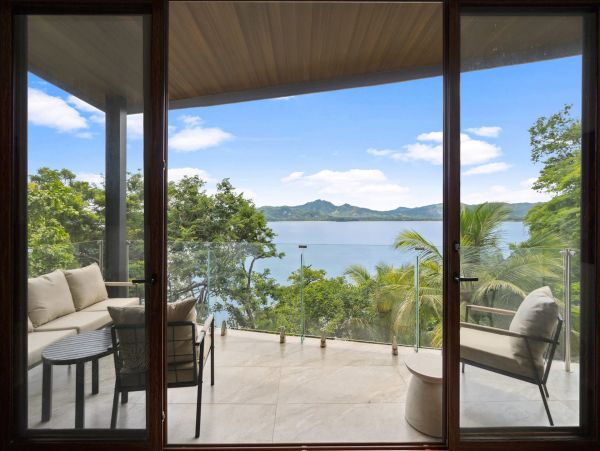 Vacation Villa in Playa Flamingo with Great Views & Close to Beach