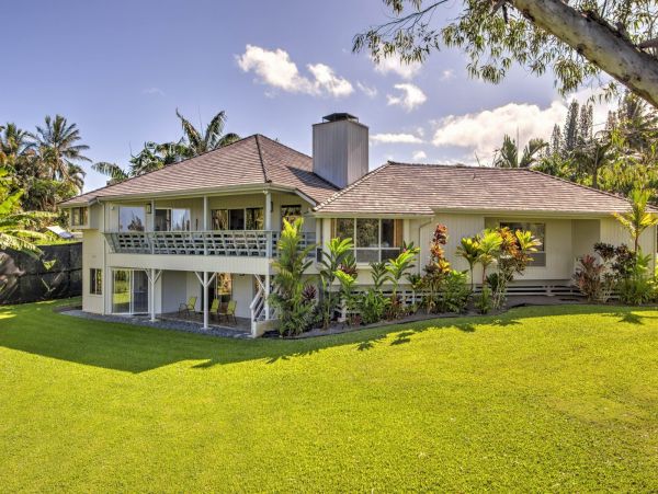 Princeville Vacation Pool Home Six Bedroom Walk to Beach