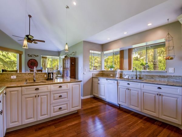 Princeville Vacation Pool Home Six Bedroom Walk to Beach