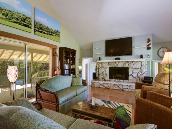 Princeville Vacation Pool Home Six Bedroom Walk to Beach