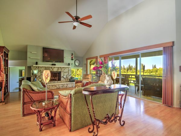 Princeville Vacation Pool Home Six Bedroom Walk to Beach