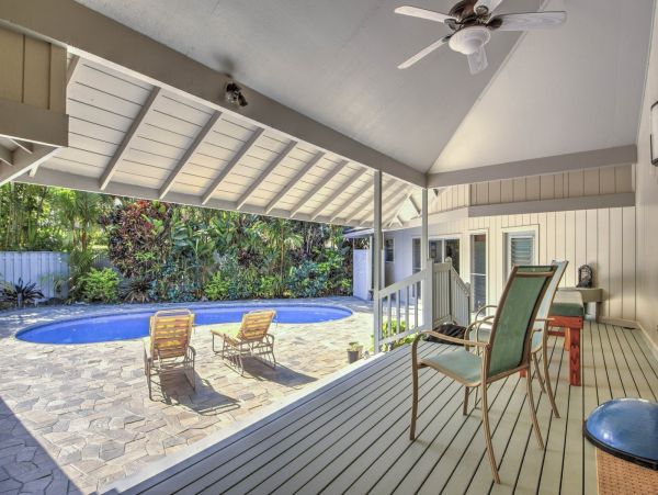 Princeville Vacation Pool Home Six Bedroom Walk to Beach