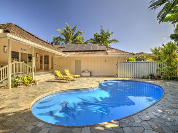 Princeville Vacation Pool Home Six Bedroom Walk to Beach