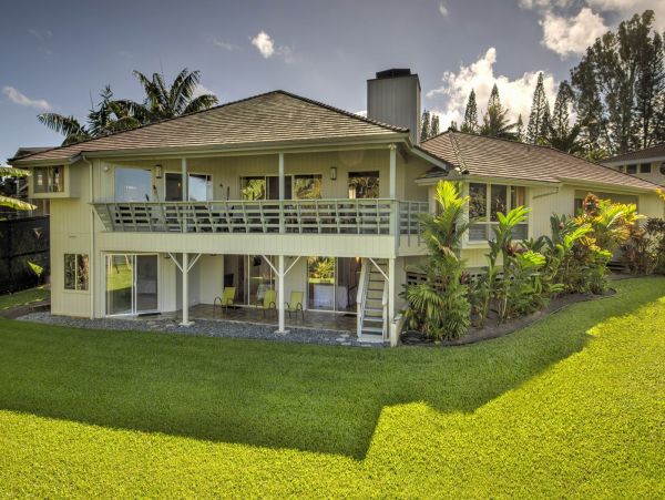 Princeville Vacation Pool Home Six Bedroom Walk to Beach