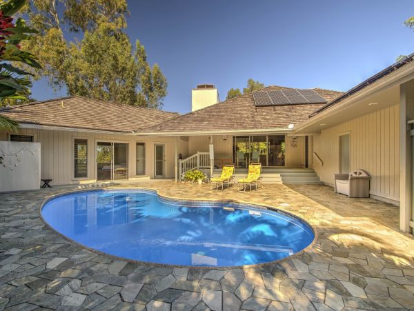 Princeville Vacation Pool Home Six Bedroom Walk to Beach