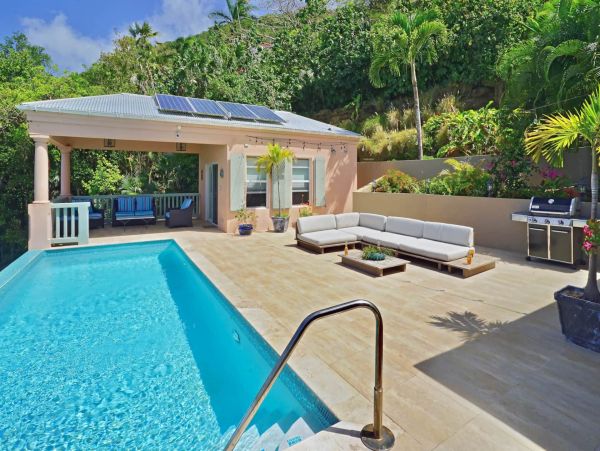 Stunning Gated Property with Bay Views, Heated Pool, Gym & Yoga Studio