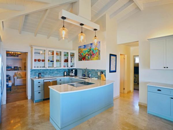 Stunning Gated Property with Bay Views, Heated Pool, Gym & Yoga Studio