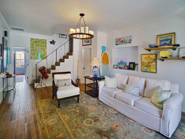 Stunning Gated Property with Bay Views, Heated Pool, Gym & Yoga Studio