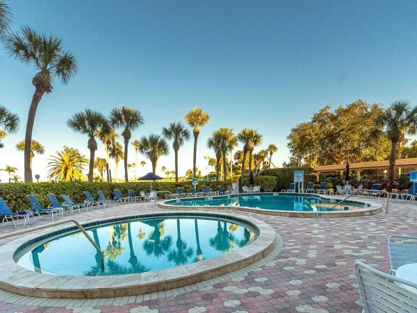 Siesta Key Three Bedroom End Unit with Pool and Bay Views