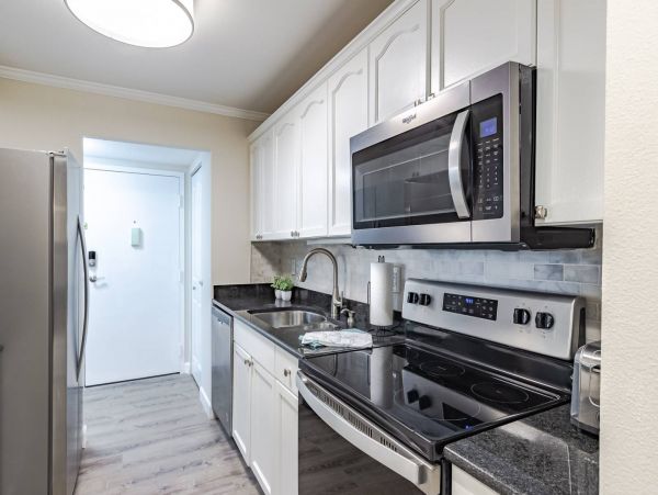 Siesta Key Three Bedroom End Unit with Pool and Bay Views