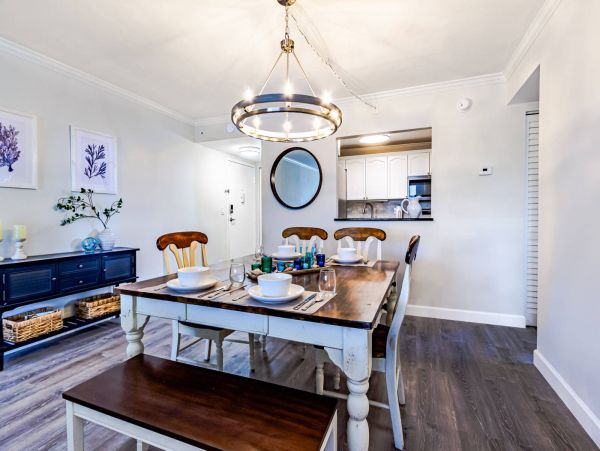 Siesta Key Three Bedroom End Unit with Pool and Bay Views