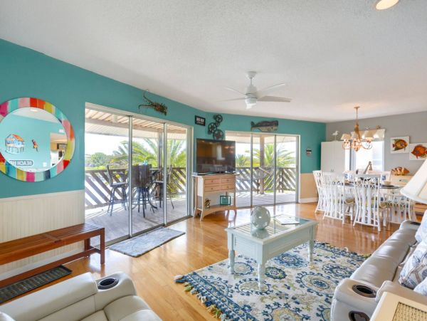 3 Bedroom Vacation Condo with Water Views - Beach Front Complex