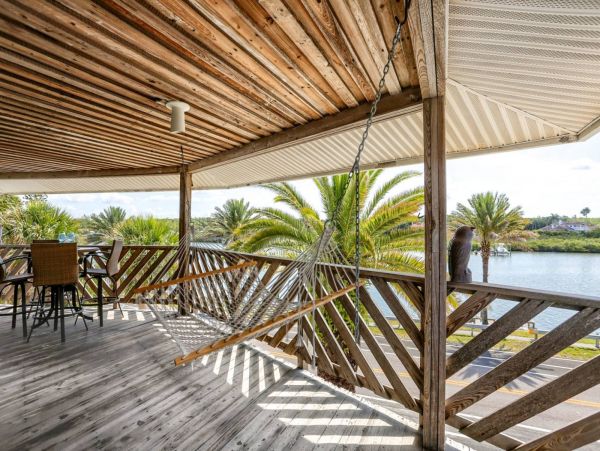3 Bedroom Vacation Condo with Water Views - Beach Front Complex