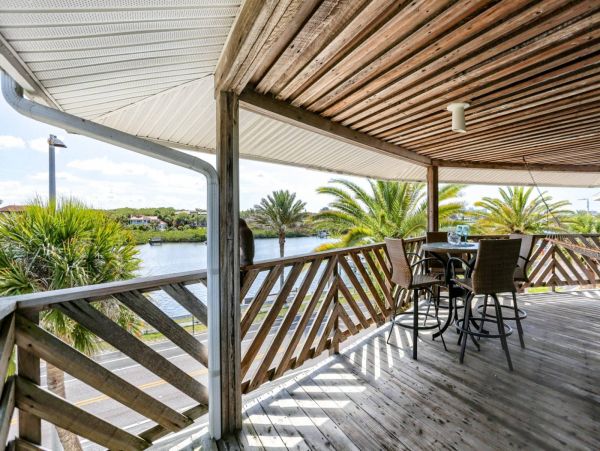 3 Bedroom Vacation Condo with Water Views - Beach Front Complex