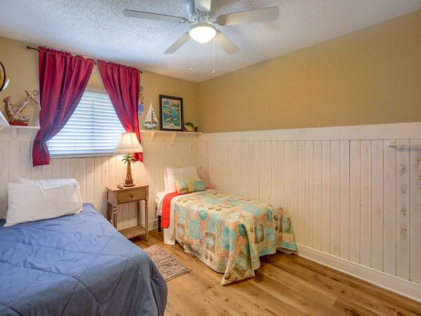 3 Bedroom Vacation Condo with Water Views - Beach Front Complex