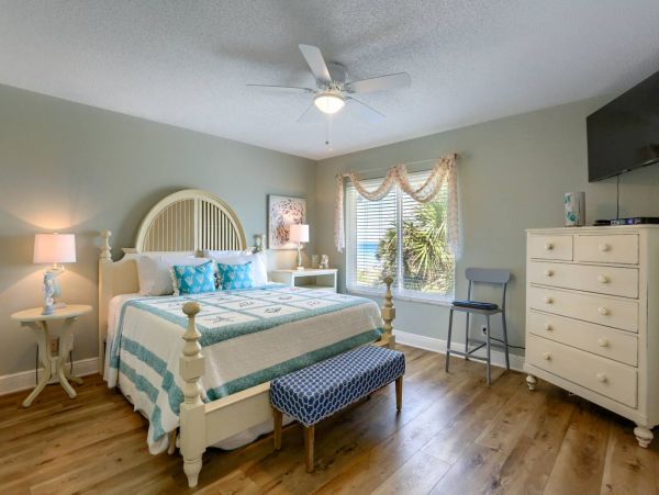 3 Bedroom Vacation Condo with Water Views - Beach Front Complex