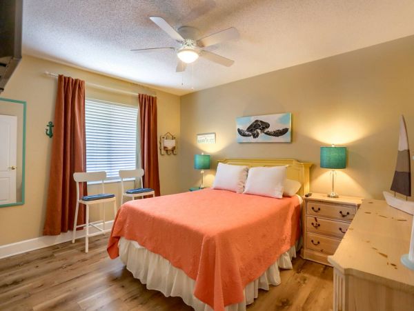 3 Bedroom Vacation Condo with Water Views - Beach Front Complex