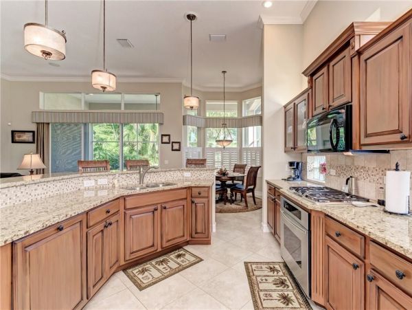 Gorgeous Two Bedroom Plus Den Vacation Home in Palmetto