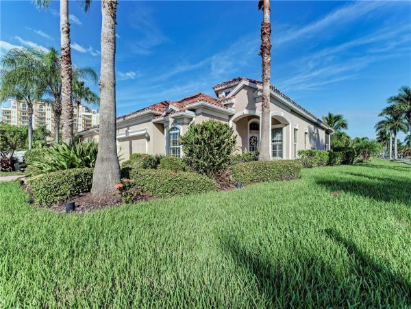Gorgeous Two Bedroom Plus Den Vacation Home in Palmetto